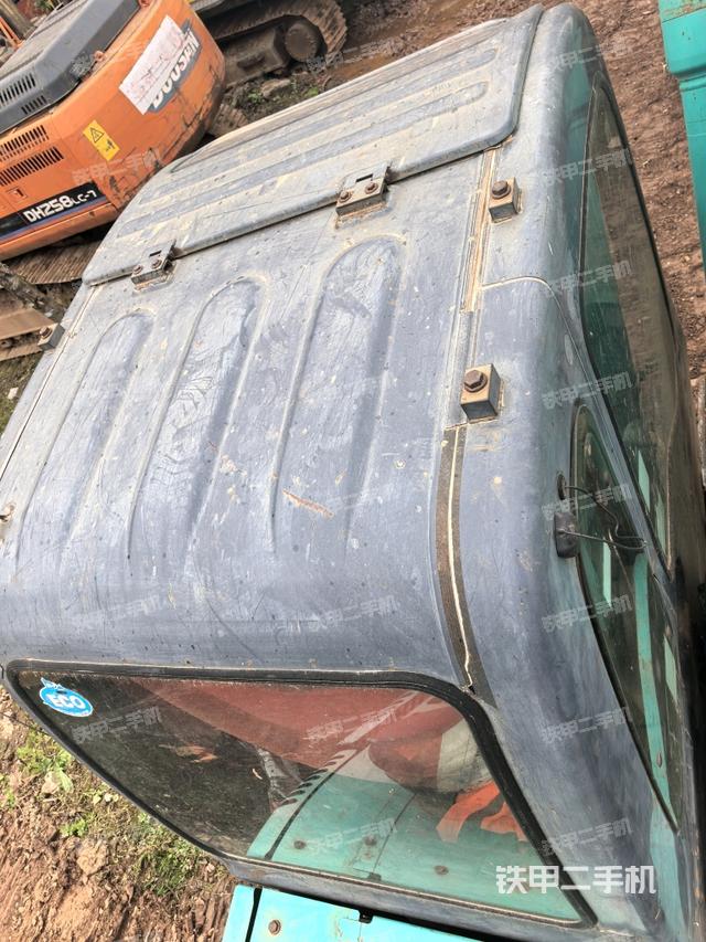 駕駛室頂部俯視（上車部件）