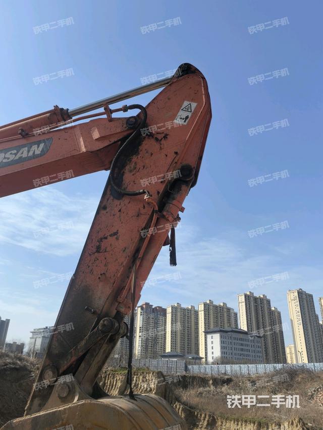小臂整體右前(工作和回轉(zhuǎn)裝置) 小臂整體右前(工作和回轉(zhuǎn)裝置)