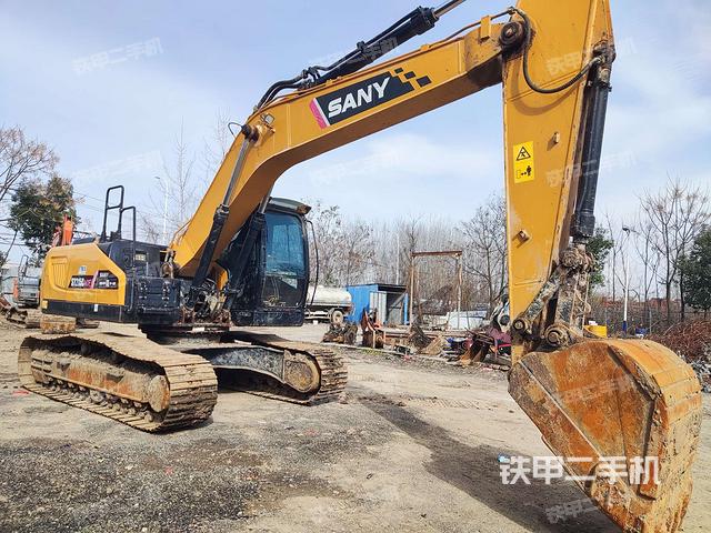 右前45(整機(jī)外觀) 右前45(整機(jī)外觀)