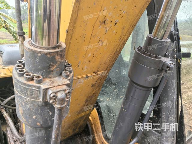 大臂背部俯視（工作和回轉(zhuǎn)裝置）