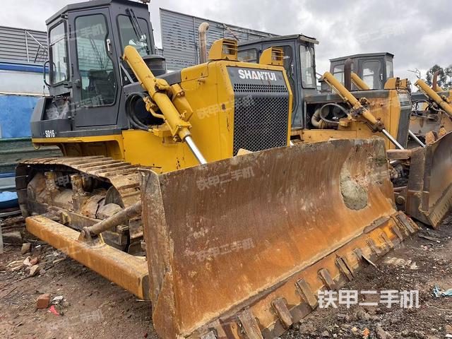 整機(jī)左側(cè)(設(shè)備外觀及核心部件) 整機(jī)左側(cè)(設(shè)備外觀及核心部件)