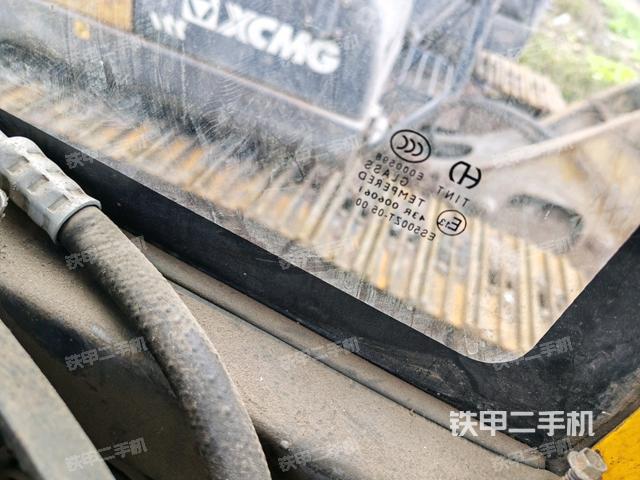 左后方玻璃角標(biāo)(駕駛室部分) 左后方玻璃角標(biāo)(駕駛室部分)