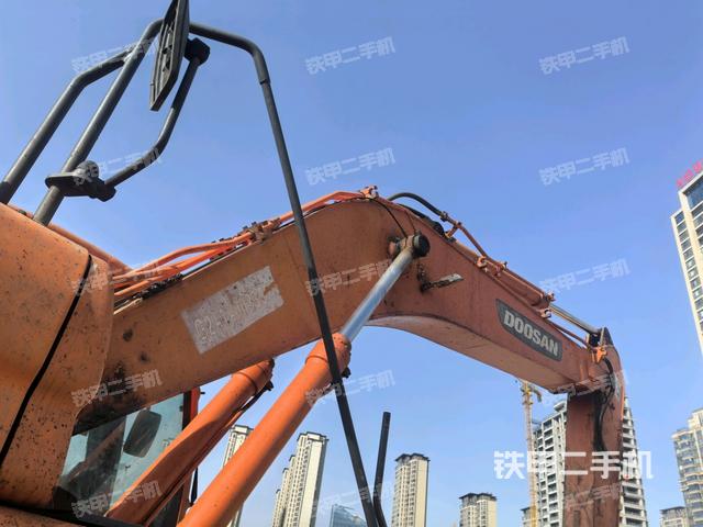 大臂整體?右側(cè)(工作和回轉(zhuǎn)裝置) 大臂整體?右側(cè)(工作和回轉(zhuǎn)裝置)