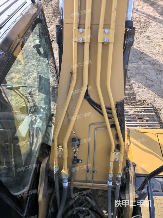 大臂背部俯視（工作和回轉(zhuǎn)裝置）