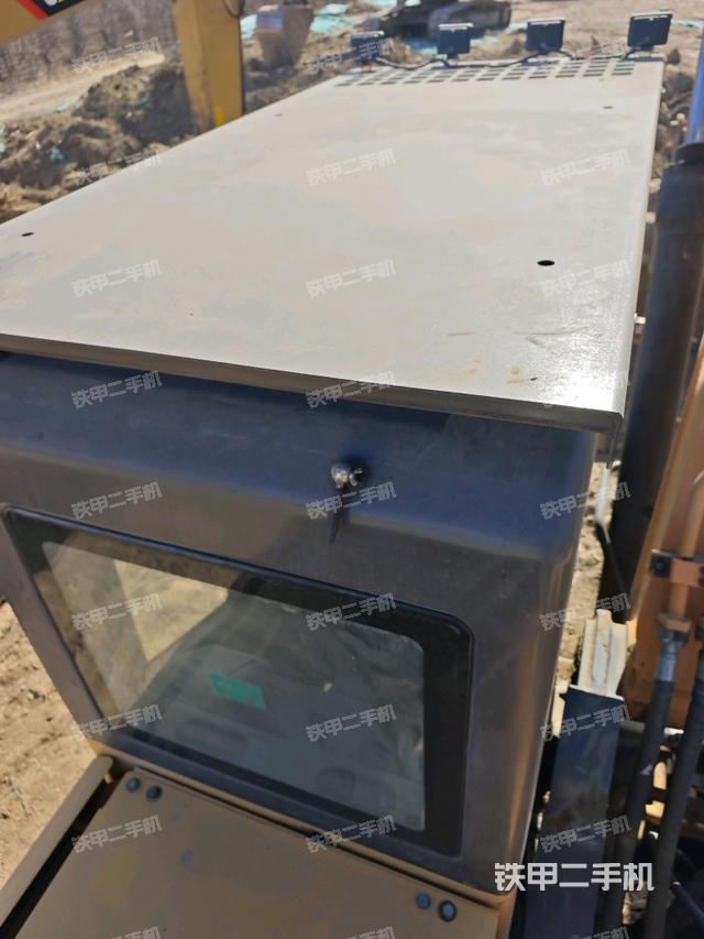 駕駛室頂部（整機(jī)外觀）