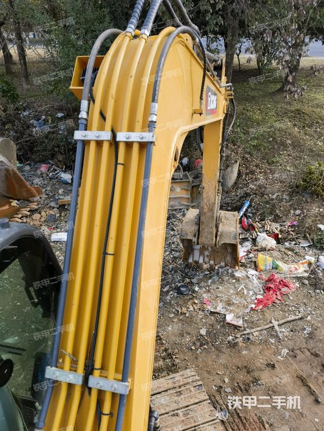 大臂背部俯視（工作和回轉(zhuǎn)裝置）