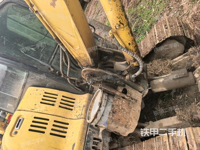 大臂根部?斜（工作和回轉(zhuǎn)裝置）