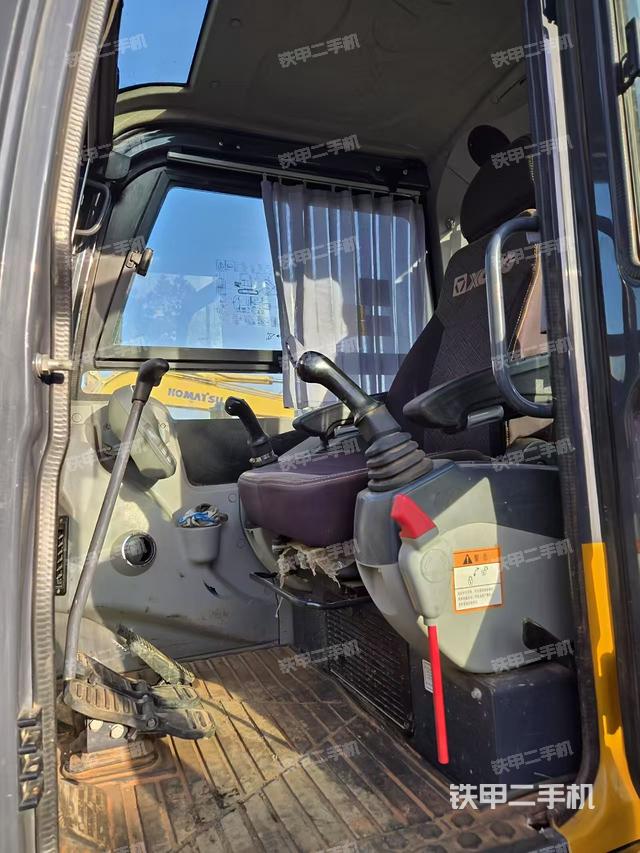 駕駛室整體(整機外觀) 駕駛室整體(整機外觀)