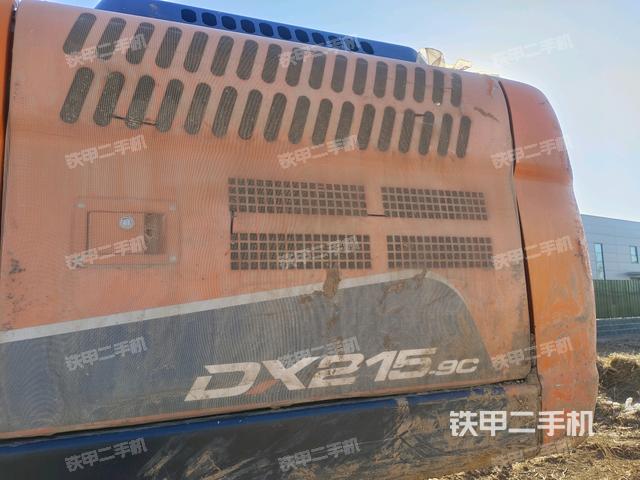 散熱器正面(大件艙室) 散熱器正面(大件艙室)