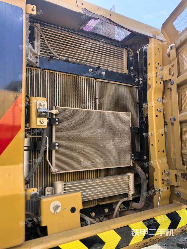 散熱器正面（大件艙室）