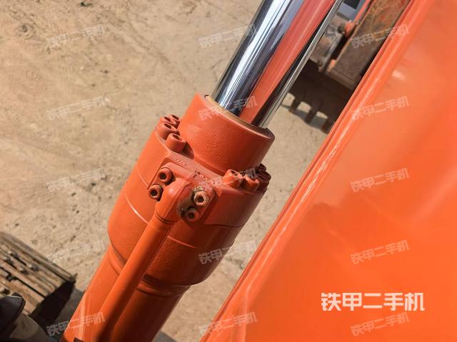 左側(cè)履帶整體?(行走機(jī)構(gòu)) 左側(cè)履帶整體?(行走機(jī)構(gòu))