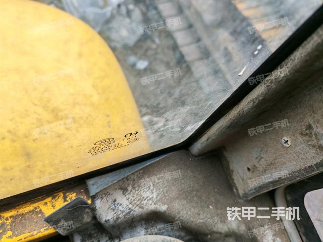 后窗玻璃角標(biāo)(駕駛室部分) 后窗玻璃角標(biāo)(駕駛室部分)