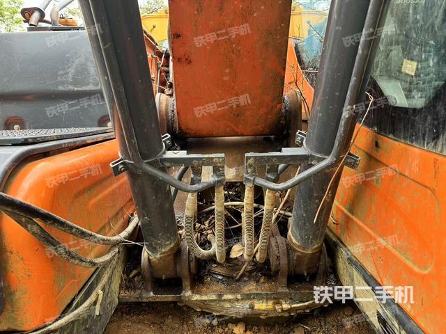 单侧履带整体（整机外观）