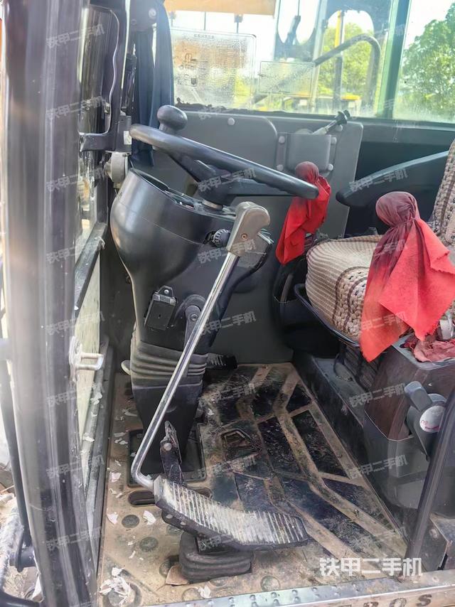 發(fā)動(dòng)機(jī)整體俯視(整機(jī)外觀) 發(fā)動(dòng)機(jī)整體俯視(整機(jī)外觀)