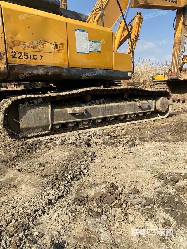 单侧履带整体（整机外观）