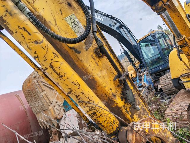 鏟斗45度(工作和回轉(zhuǎn)裝置) 鏟斗45度(工作和回轉(zhuǎn)裝置)