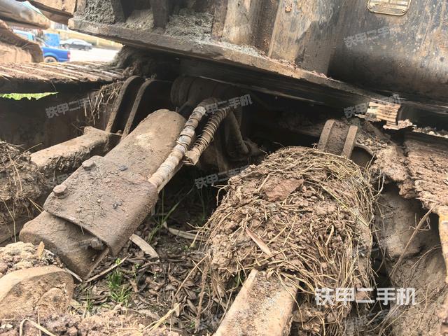 轉(zhuǎn)盤和下車架正前（工作和回轉(zhuǎn)裝置）