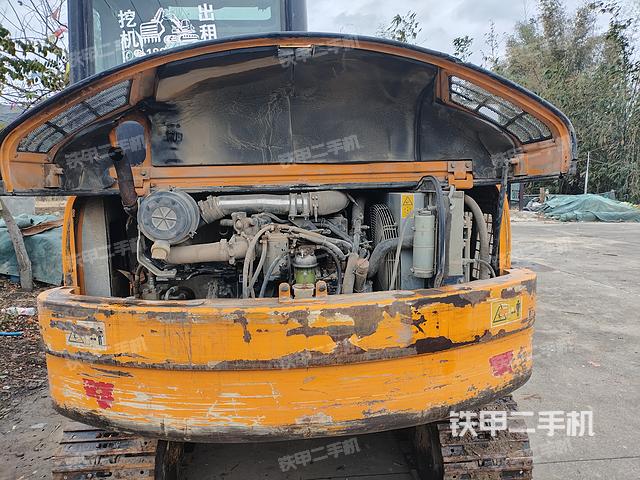 驾驶室顶部（整机外观）