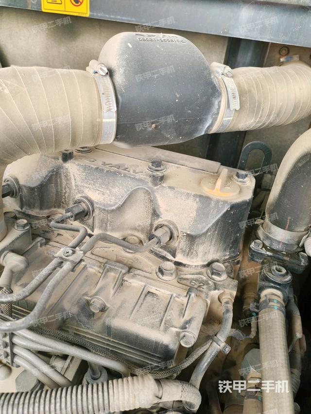 回轉(zhuǎn)馬達(dá)和主控閥（整機外觀）