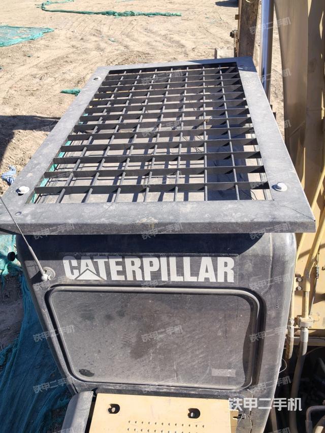 驾驶室顶部（整机外观）