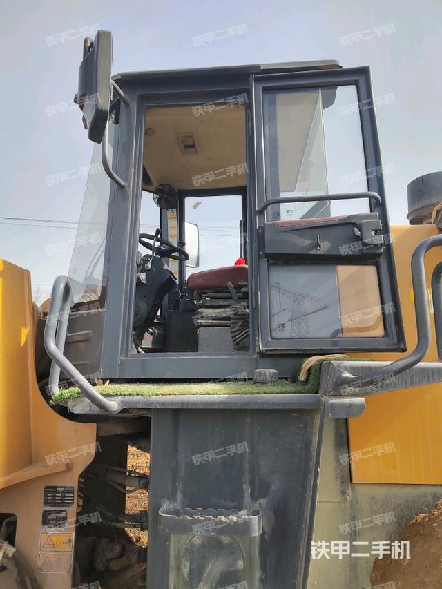 駕駛室工作臺（整機(jī)外觀及大件）