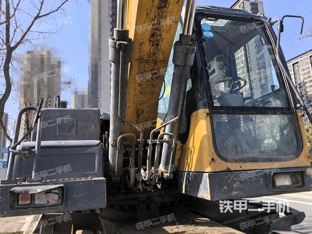 大臂油缸整體?豎拍(工作和回轉(zhuǎn)裝置) 大臂油缸整體?豎拍(工作和回轉(zhuǎn)裝置)