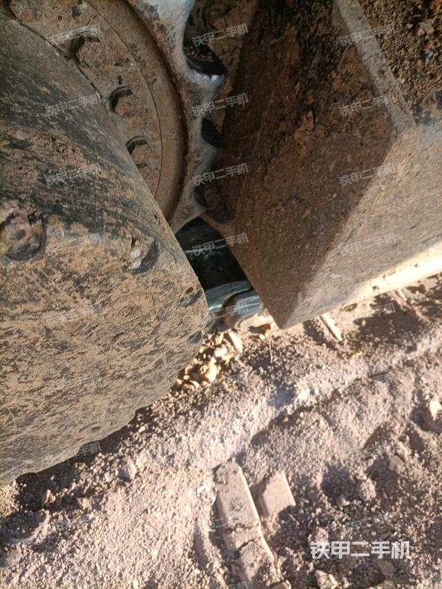 左驅(qū)動(dòng)輪（行走機(jī)構(gòu)）