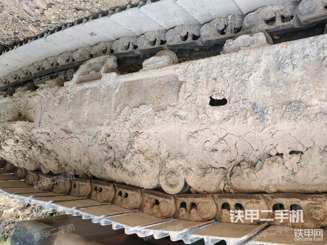 液壓泵艙室正面整體(整機(jī)外觀) 液壓泵艙室正面整體(整機(jī)外觀)