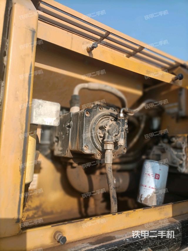 液壓泵斜45?左（大件艙室）