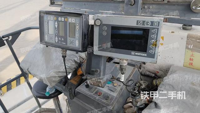 驾驶室操作台（设备外观及核心部件）