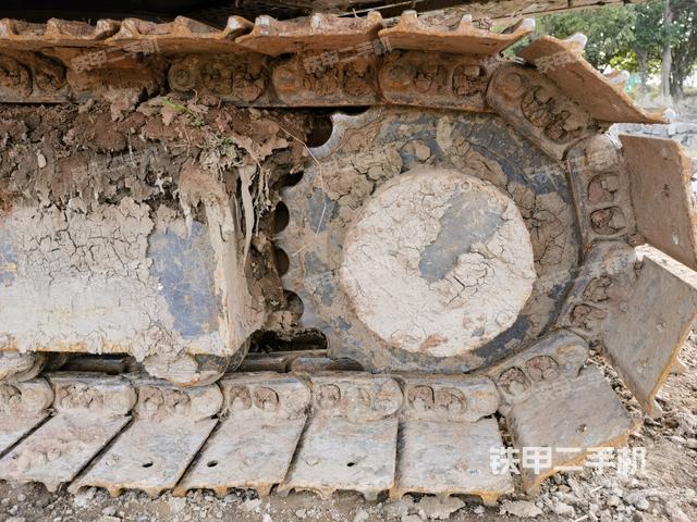 左驅(qū)動(dòng)輪（行走機(jī)構(gòu)）