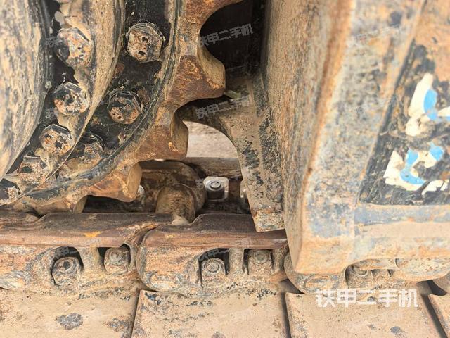 大臂背部俯視(工作和回轉(zhuǎn)裝置) 大臂背部俯視(工作和回轉(zhuǎn)裝置)