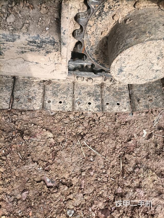 右驅(qū)動(dòng)輪（行走機(jī)構(gòu)）