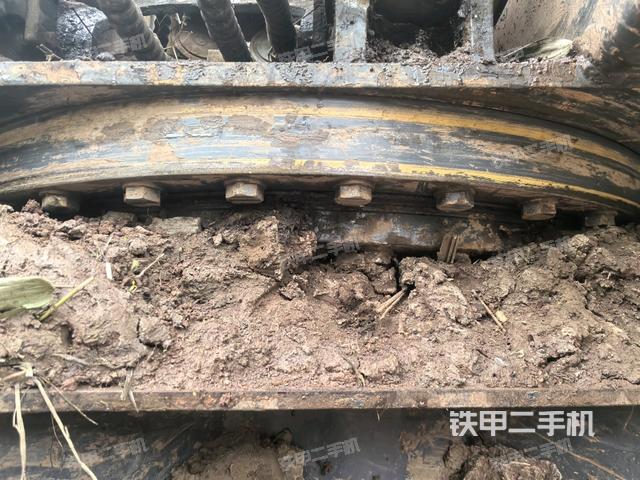 轉(zhuǎn)盤和下車架正前（工作和回轉(zhuǎn)裝置）