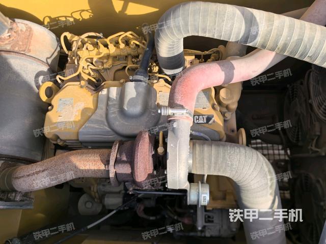 發(fā)動(dòng)機(jī)室（上車部件）