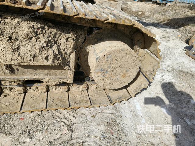 右驅(qū)動輪（行走機(jī)構(gòu)）