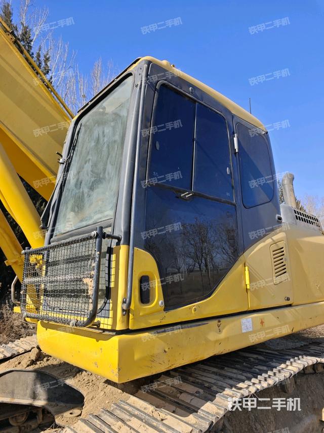 駕駛室頂部（整機外觀）