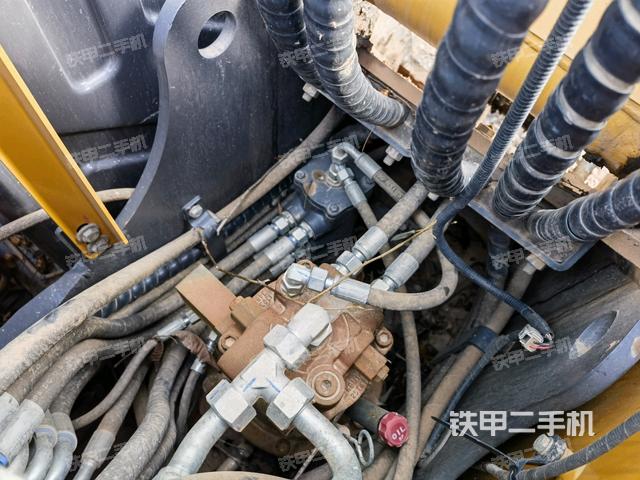 回轉(zhuǎn)馬達(dá)（上車部件）