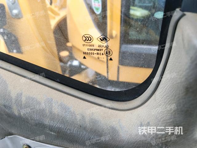 駕駛室左前45度(駕駛室部分) 駕駛室左前45度(駕駛室部分)