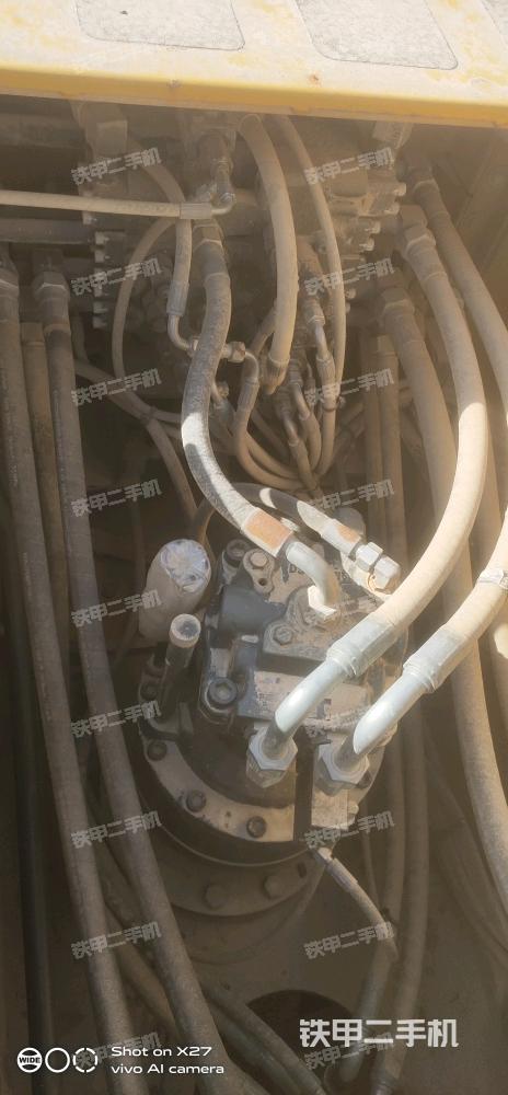 回轉(zhuǎn)馬達(dá)和主控閥（整機(jī)外觀）