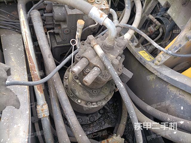 回轉(zhuǎn)馬達(dá)和主控閥（整機(jī)外觀）