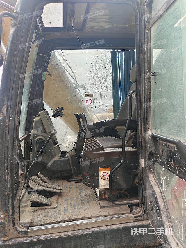 驾驶室整体（整机外观）