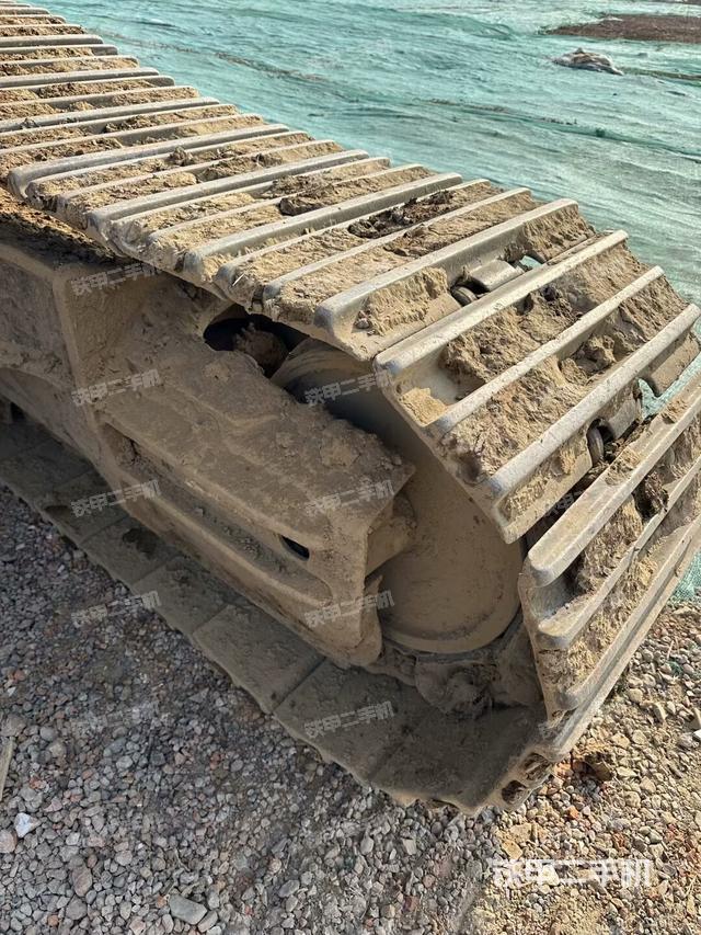 單側(cè)履帶整體（整機(jī)外觀）