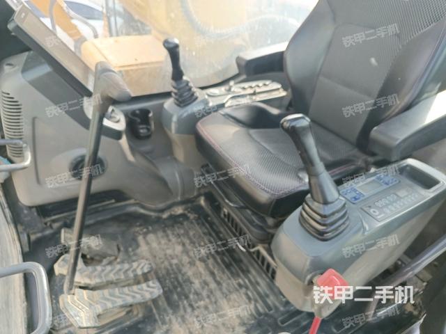 座椅后部(駕駛室部分) 座椅后部(駕駛室部分)