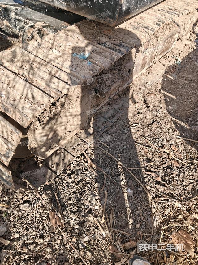 左側(cè)履帶整體?（行走機(jī)構(gòu)）