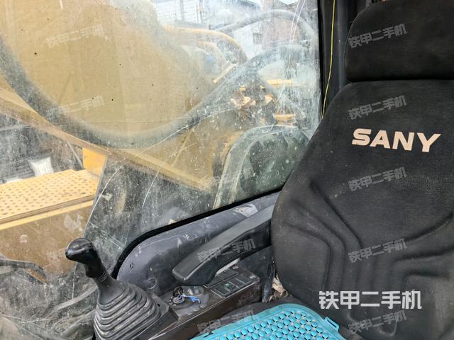 后窗玻璃角標(biāo)(駕駛室部分) 后窗玻璃角標(biāo)(駕駛室部分)