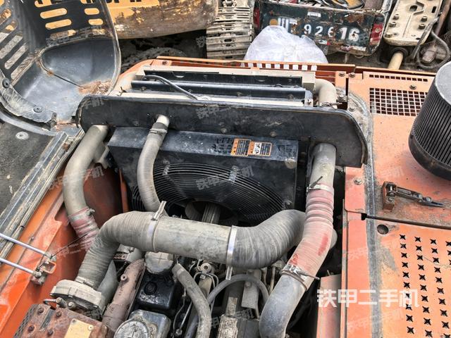 氣門室蓋螺絲特寫（上車部件）