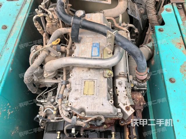 發(fā)動(dòng)機(jī)室（上車部件）