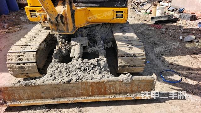 轉(zhuǎn)盤和下車架正前（工作和回轉(zhuǎn)裝置）