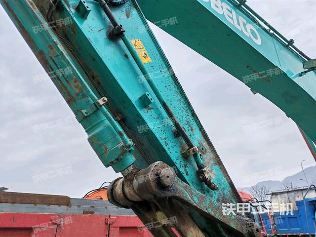 小臂整體左后(工作和回轉(zhuǎn)裝置) 小臂整體左后(工作和回轉(zhuǎn)裝置)